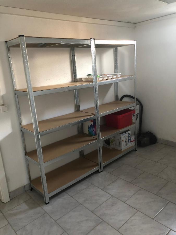 Moderne Helle 2,5 Zimmer Wohnung Mit Grossem Bad Und Kueche In 트로싱엔 외부 사진