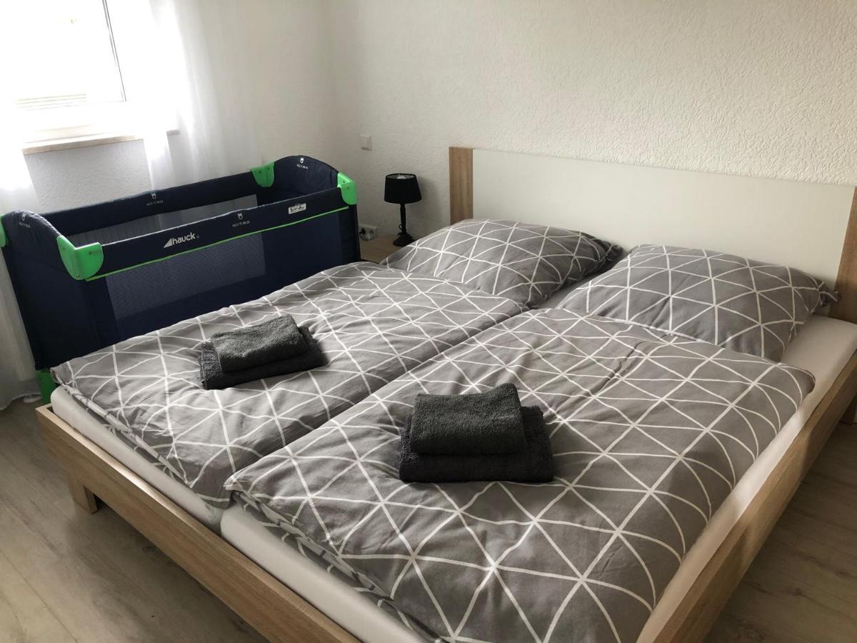 Moderne Helle 2,5 Zimmer Wohnung Mit Grossem Bad Und Kueche In 트로싱엔 외부 사진