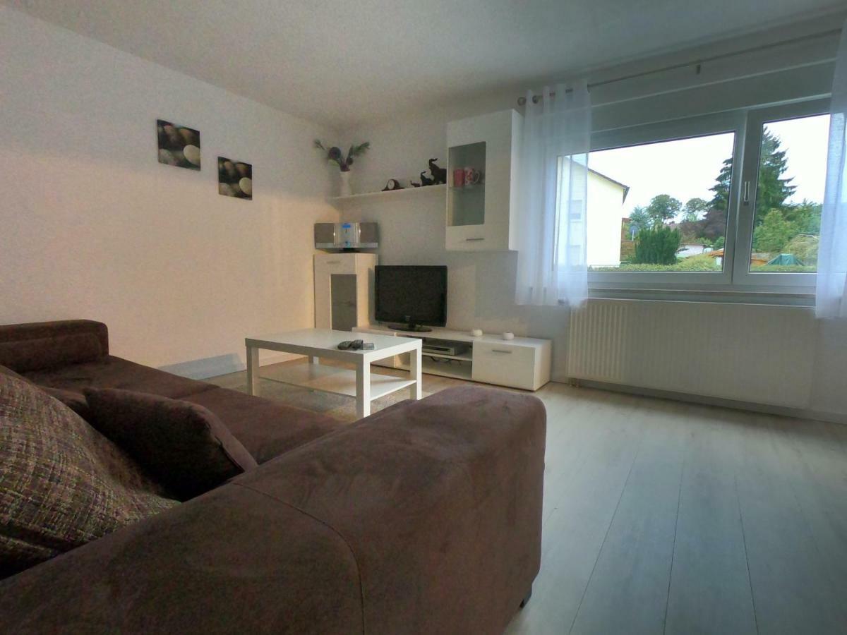 Moderne Helle 2,5 Zimmer Wohnung Mit Grossem Bad Und Kueche In 트로싱엔 외부 사진