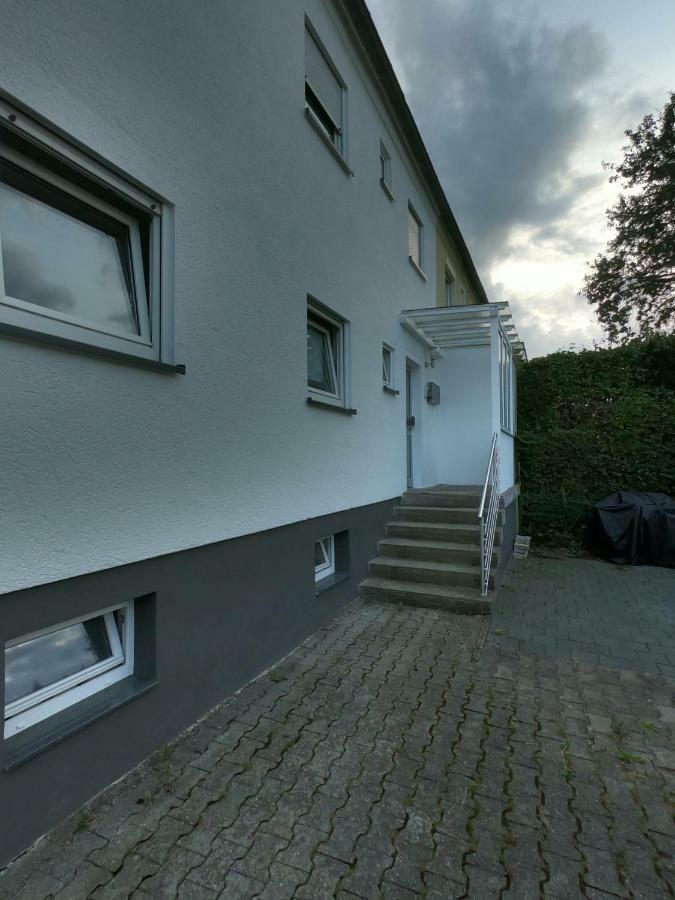 Moderne Helle 2,5 Zimmer Wohnung Mit Grossem Bad Und Kueche In 트로싱엔 외부 사진