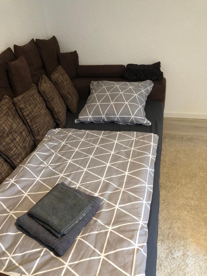 Moderne Helle 2,5 Zimmer Wohnung Mit Grossem Bad Und Kueche In 트로싱엔 외부 사진